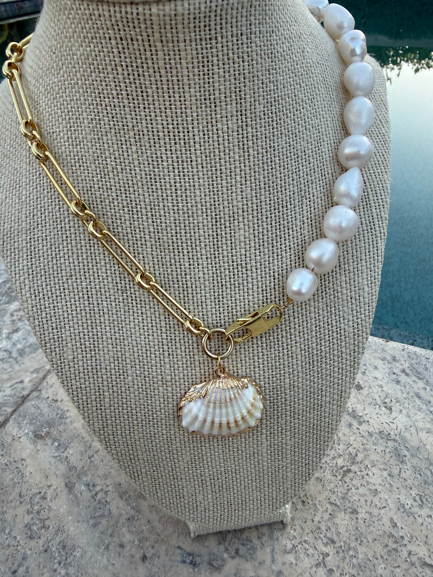 Shell Staple Necklace